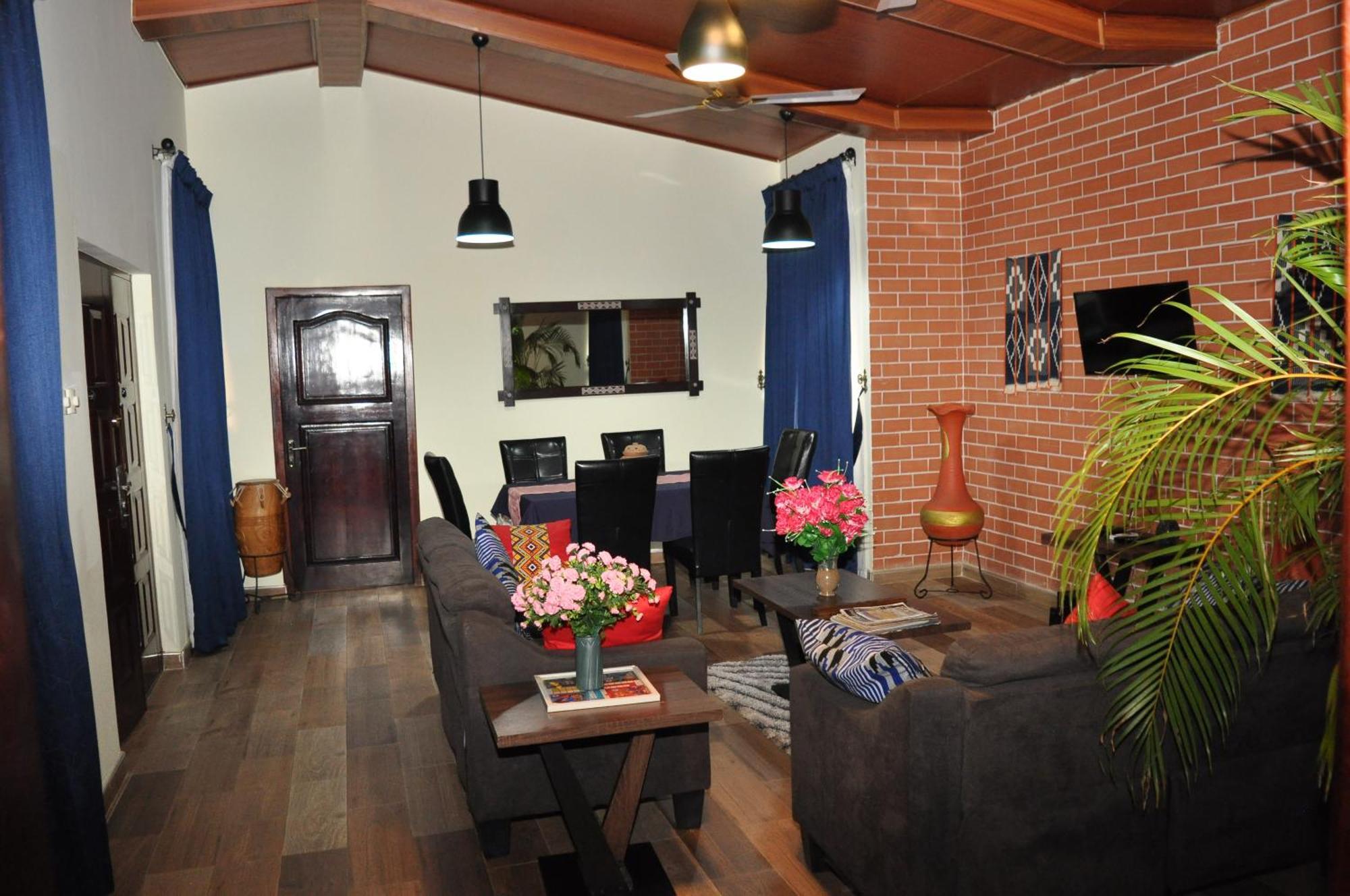 Santa Monica Home Lodge Senchi Екстериор снимка
