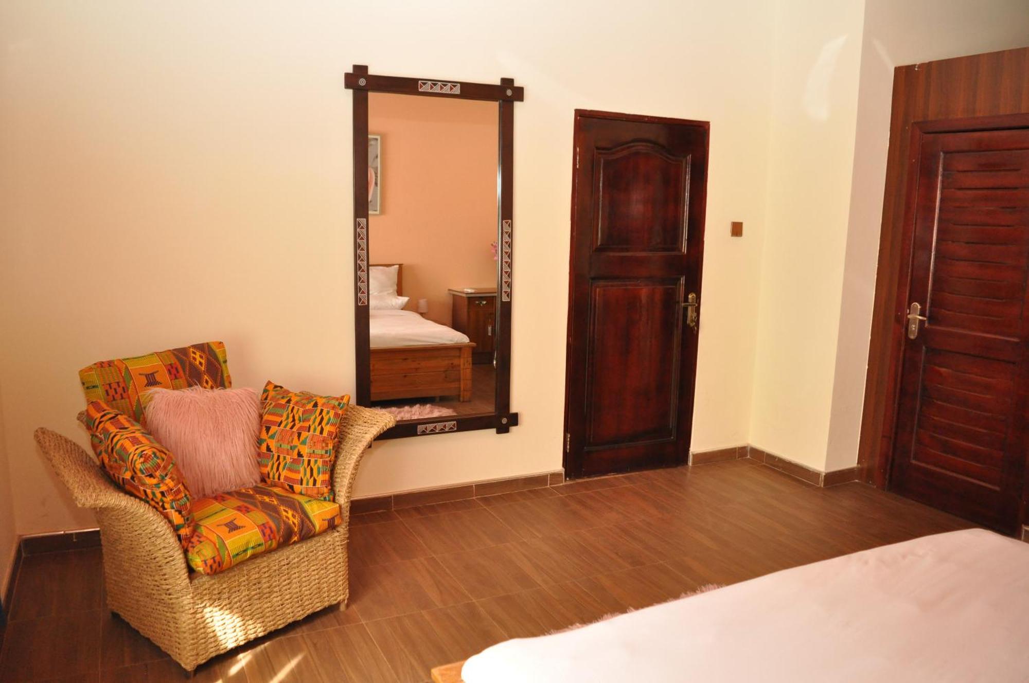 Santa Monica Home Lodge Senchi Екстериор снимка