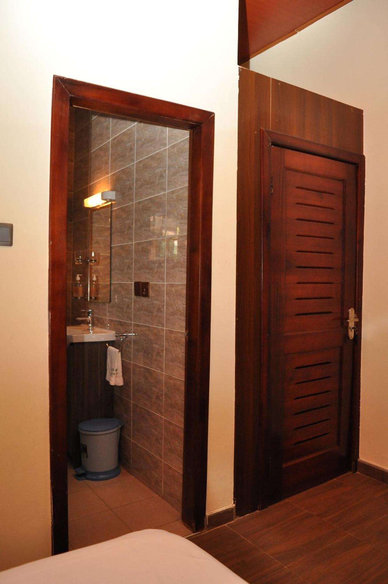 Santa Monica Home Lodge Senchi Екстериор снимка