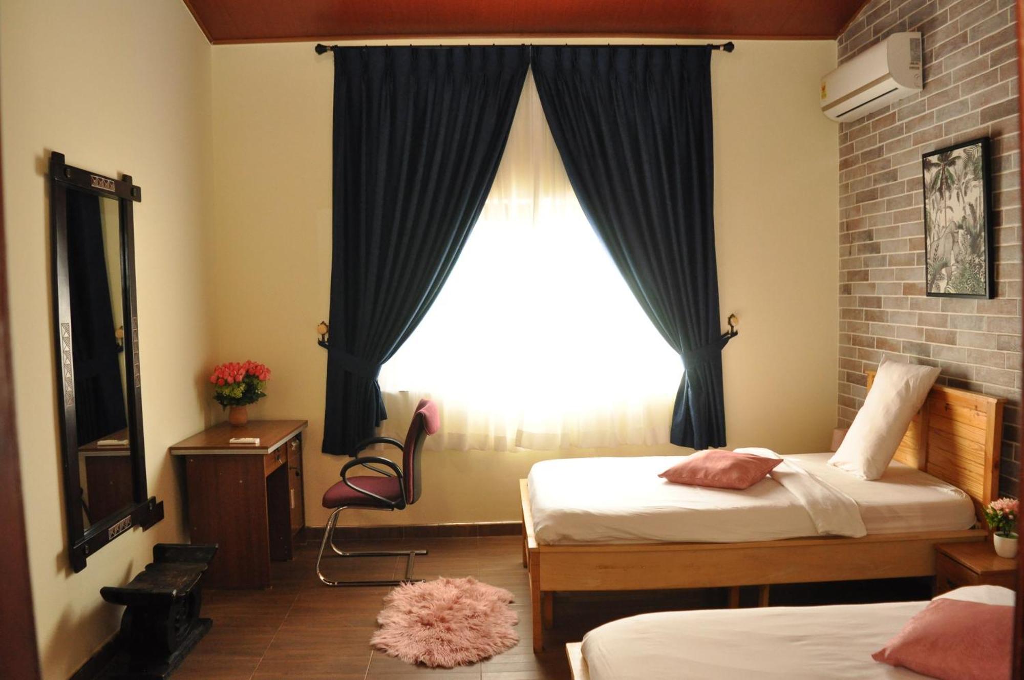Santa Monica Home Lodge Senchi Екстериор снимка