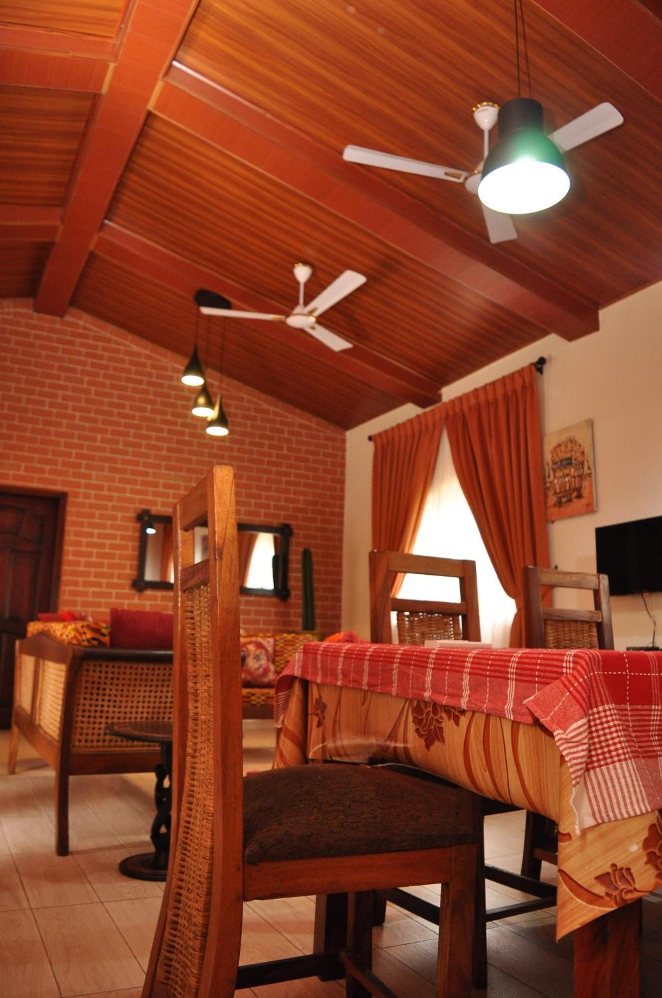 Santa Monica Home Lodge Senchi Екстериор снимка
