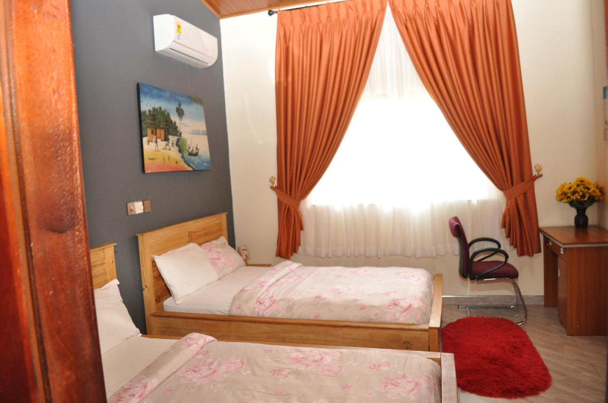 Santa Monica Home Lodge Senchi Екстериор снимка