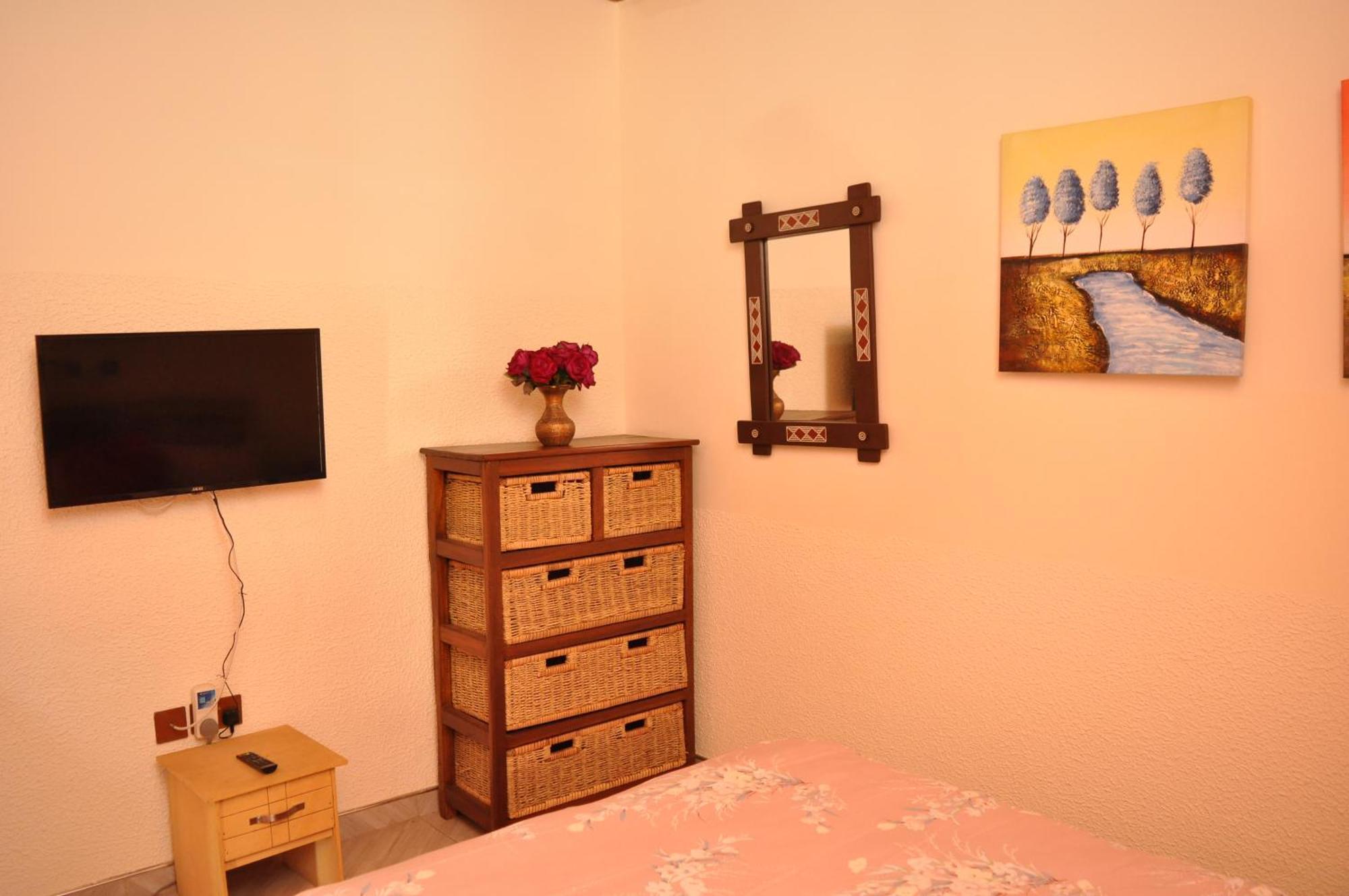 Santa Monica Home Lodge Senchi Екстериор снимка