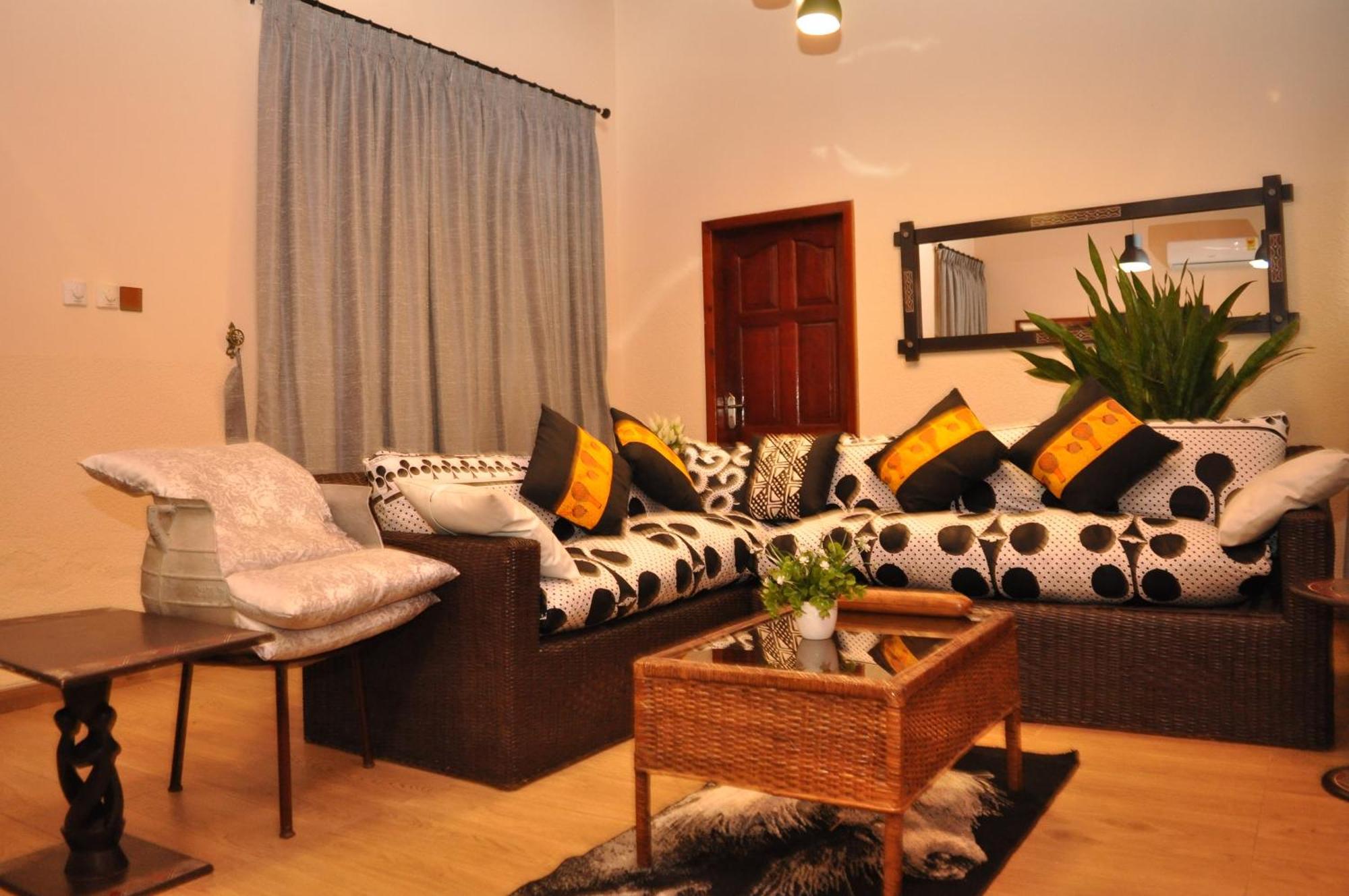 Santa Monica Home Lodge Senchi Екстериор снимка