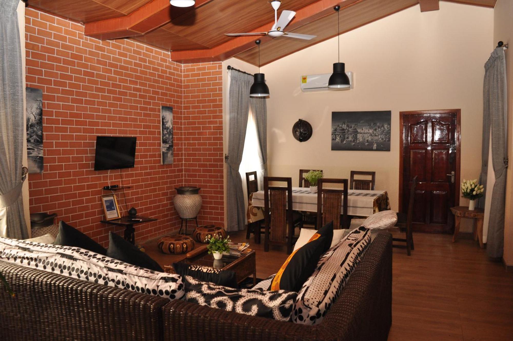 Santa Monica Home Lodge Senchi Екстериор снимка