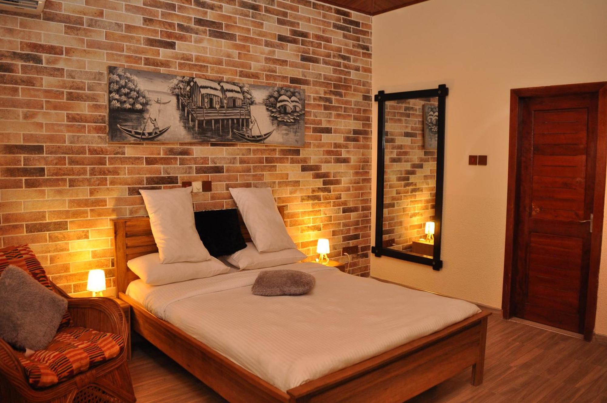 Santa Monica Home Lodge Senchi Екстериор снимка