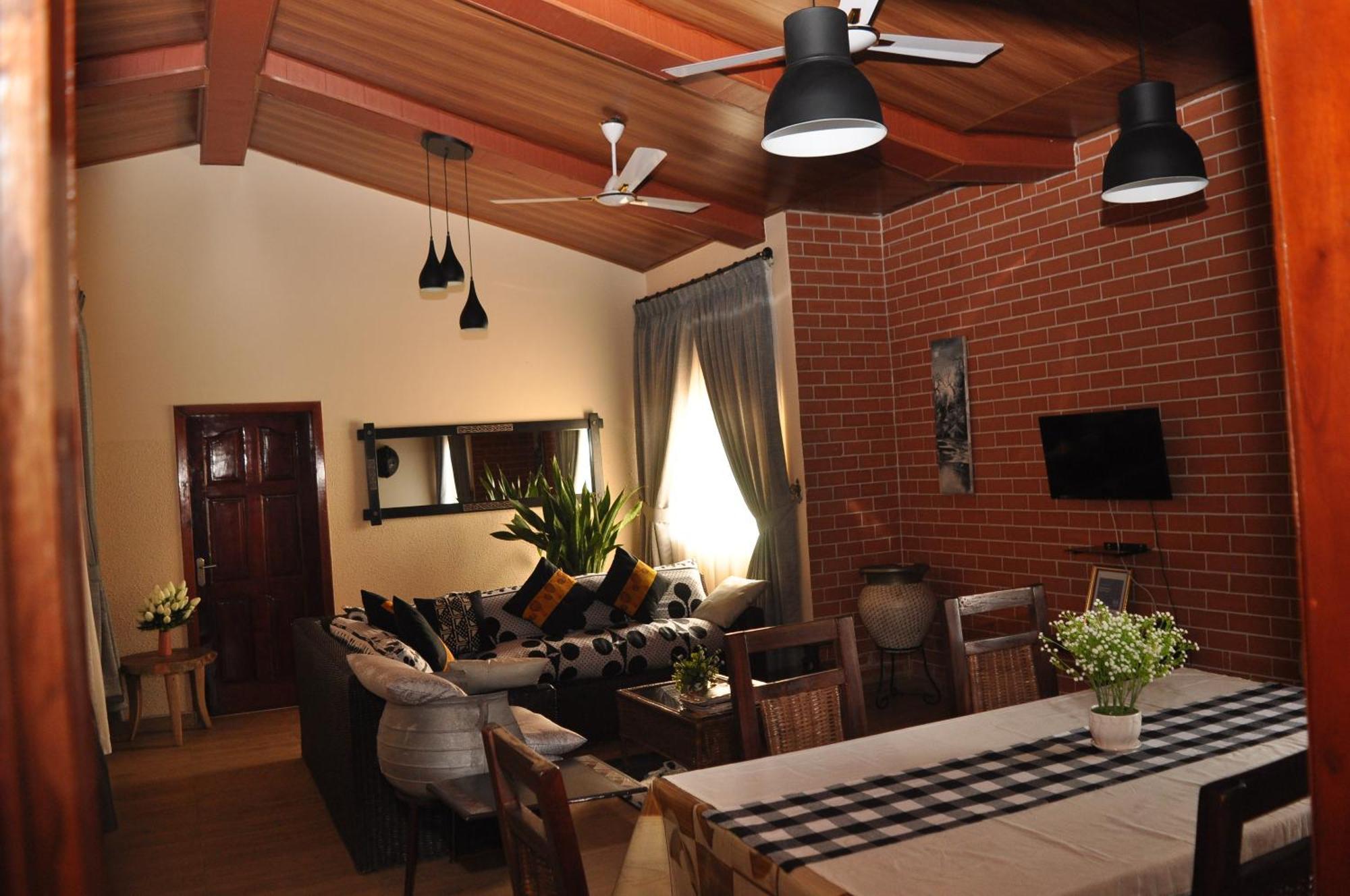 Santa Monica Home Lodge Senchi Екстериор снимка