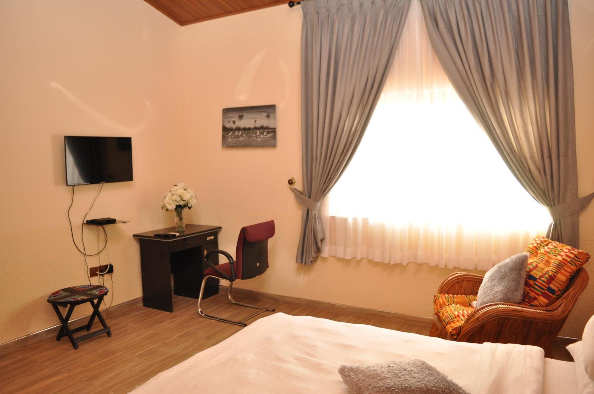 Santa Monica Home Lodge Senchi Екстериор снимка